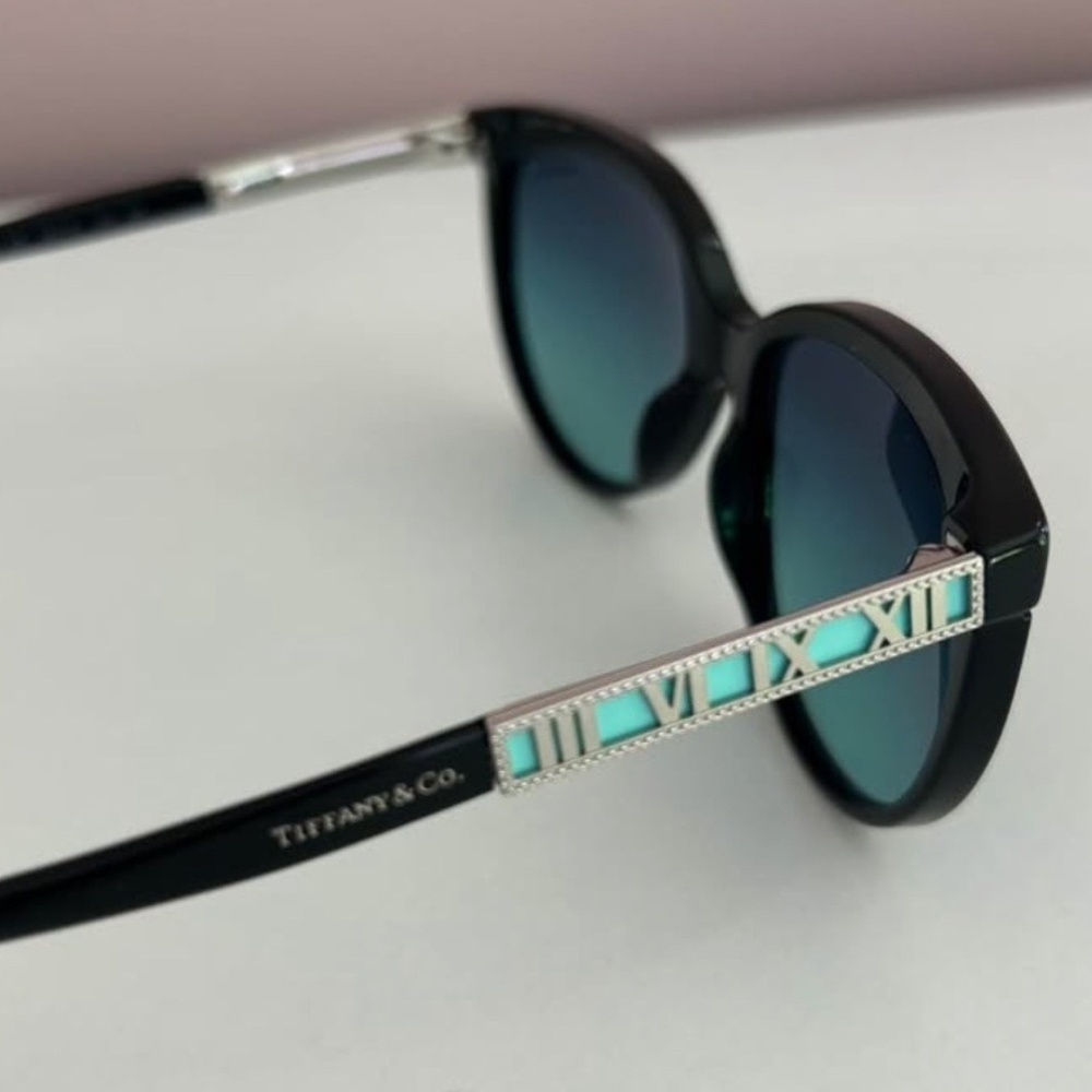 AUTHENTIC TIFFANY SUNGLASSES MINT CONDITION